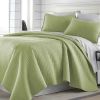 Full/Queen Lightweight Sage Ultra Soft 3-Piece Microfiber Quilt Set